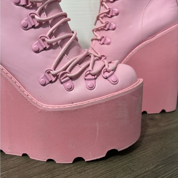 Dolls Kill / Sugar Thrillz Bubblegum Traitor Boots - Picture 5 of 11